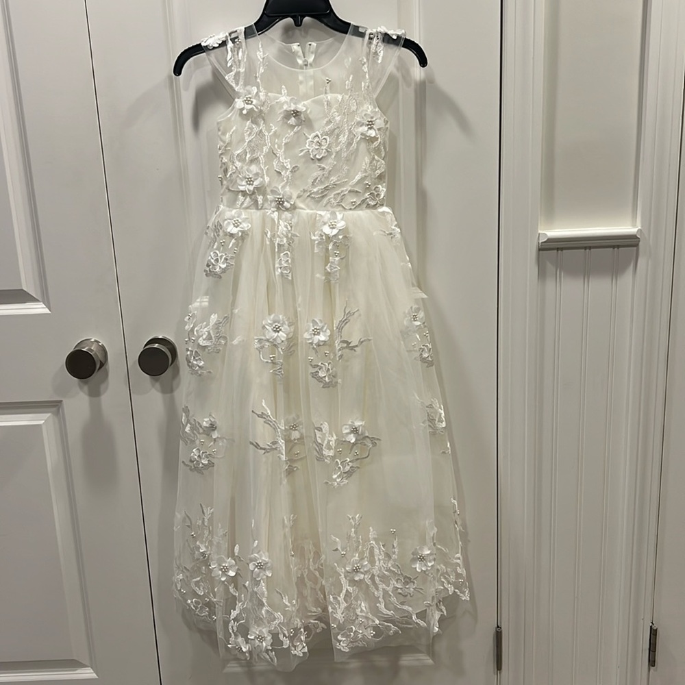 Rosebud cream appliqué dress in cream